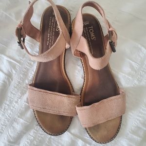 Toms Camilia Suede Flat Sandal 9.5